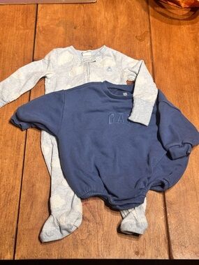 GAP 3-6M Bubble Romper and Footie Bundle ☁️